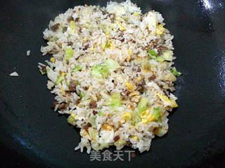 爆料牛肉炒饭视频,口感与营养并存，烹饪技巧大公开！